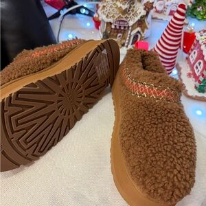 UGG Tazz Slipper Heritage Braid in Brown Shearling Slippers with Red Accents